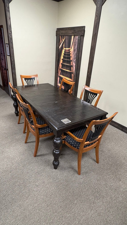 GRONK'S TABLE - Up to 6+ Patrons