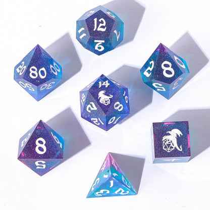 CAPTURED MAGIC SHARP RESIN DICE SET