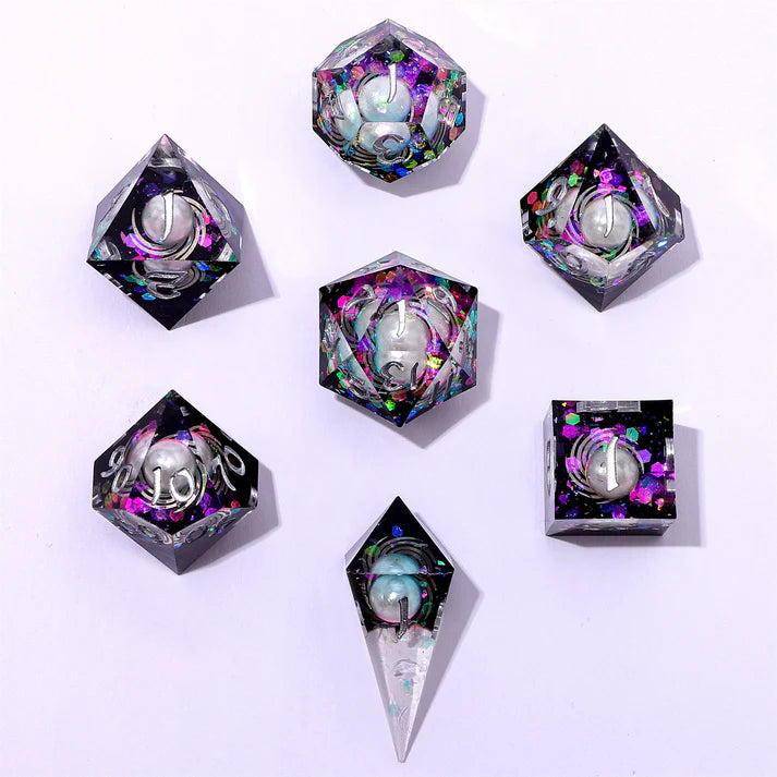 CAPTURED MAGIC SHARP RESIN DICE SET