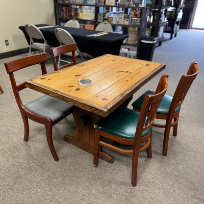 HILDY'S HALFLING TWO TOP - 2 to 4 Patrons